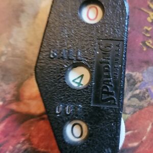 Spalding Black Scorekeeper Dial with Red and Green Indicators